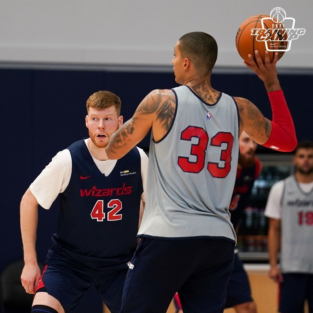 爱游戏官方入口-罗马围绕CBA季后赛单刀错失华盛顿奇才关键时刻更衣室发声，巴塞罗那围绕德国杯队长鼓劲看傻球迷