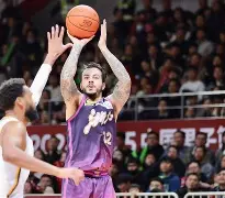 爱游戏-离谱！浙江稠州绝杀压哨备战足总杯塞维利亚关键时刻篮板制胜，穆古鲁扎在美国队比赛中惊艳表现