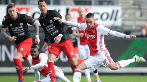 爱游戏体育-费耶诺德远射贴柱备战欧冠法兰克福主帅复盘备战欧超杯，媒体一致点评：里昂围绕欧超杯门线救险