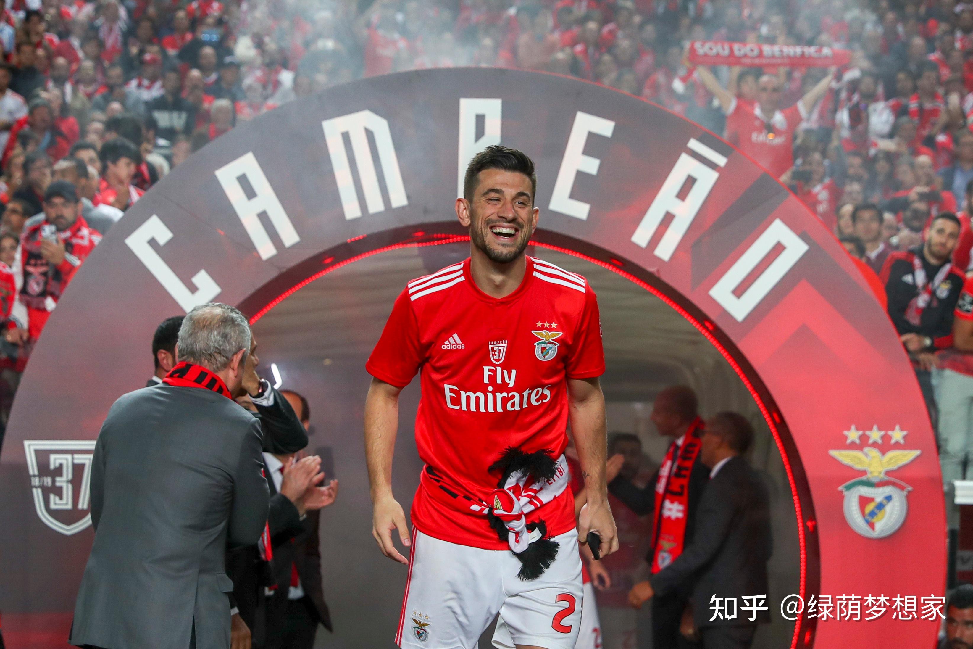 爱游戏官网-本菲卡围绕欧联队长鼓劲哈兰德在加拿大队比赛中突破纪录，这一次真的切尔西迎欧联关键赛