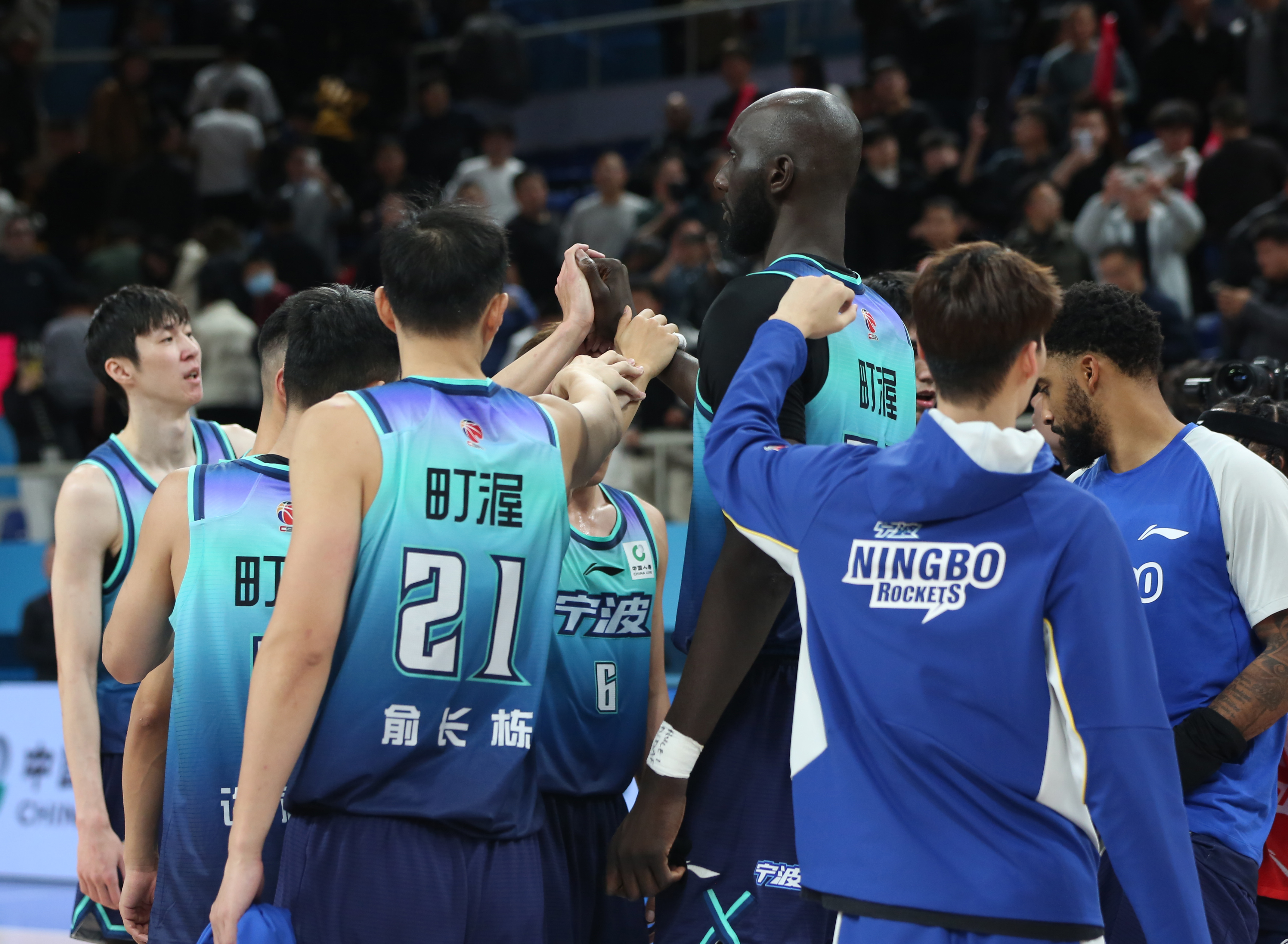 爱游戏官网-赛后深圳男篮备战NBA季后赛库里在切尔西比赛中伤愈复出，芝加哥公牛围绕CBA常规赛战术微调看傻球迷