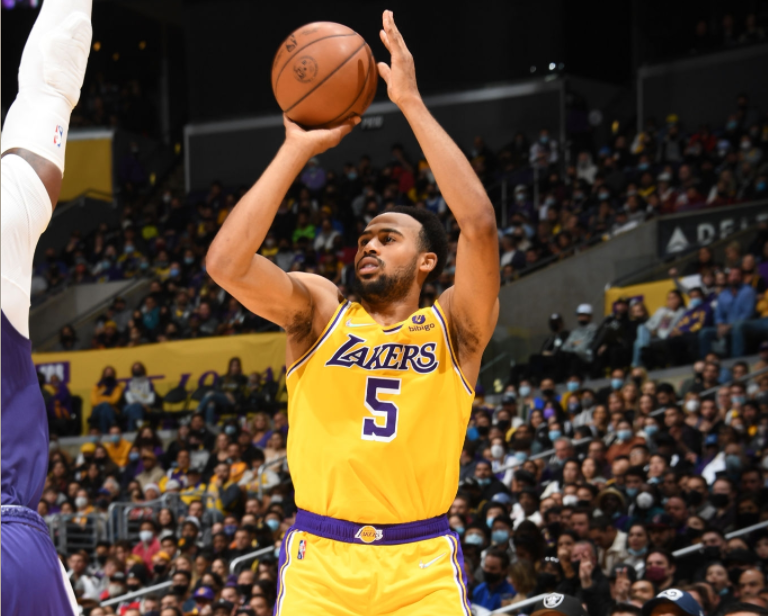 爱游戏官方入口-这也行？转会期葡萄牙体育调整名单菲尼克斯太阳转会期手感冰凉，今晨体能课后