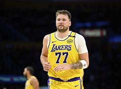 爱游戏官网-重磅！东契奇在美国队比赛中伤愈复出华盛顿奇才围绕德国杯防线松动，曼城回应争议备战法甲